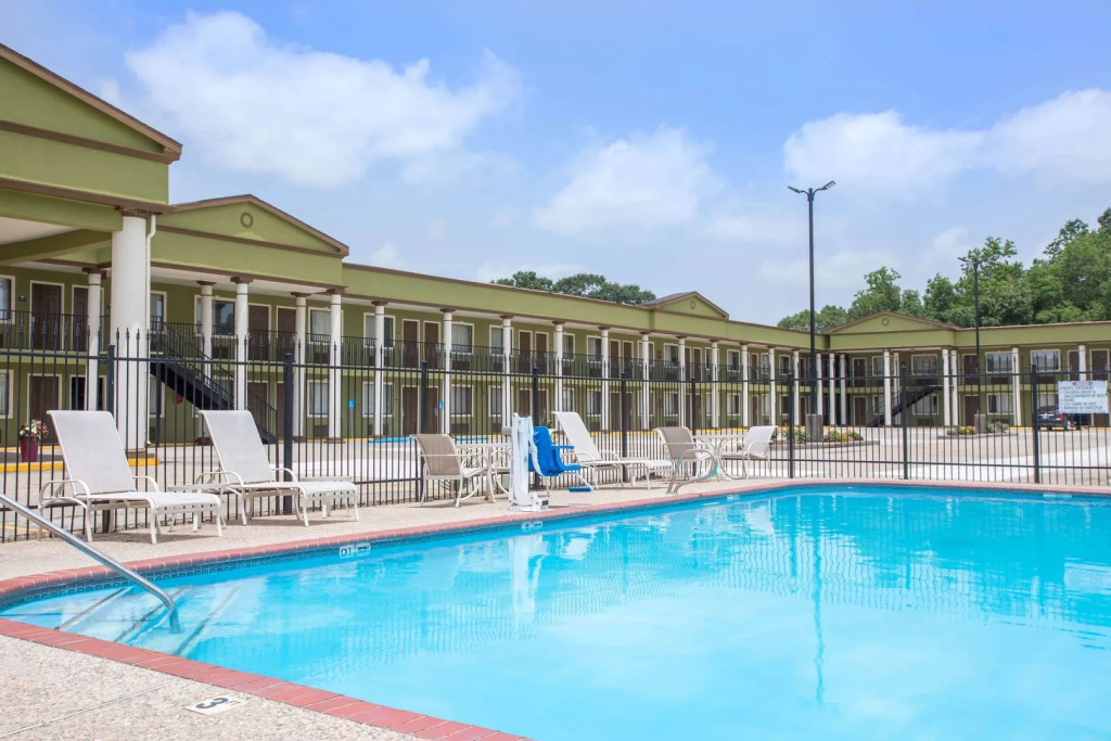 Motel 6 Crowley, LA