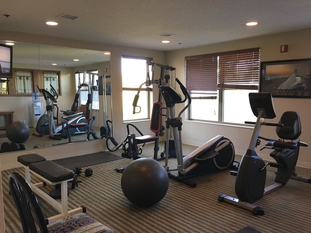 Norwood Inn & Suites