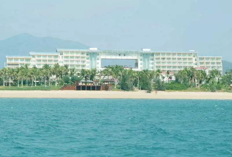 Days Hotel & Suites