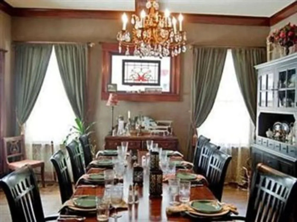 Rosen House Inn - Bed And Breakfast