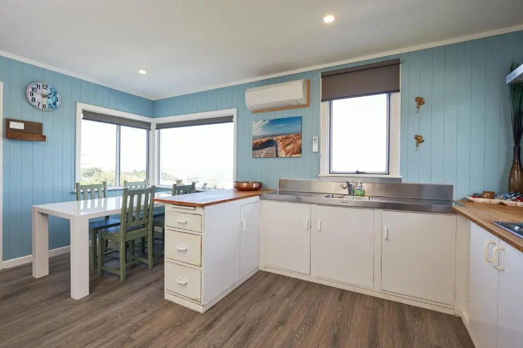 Classic Charm Sea & Mountain Views