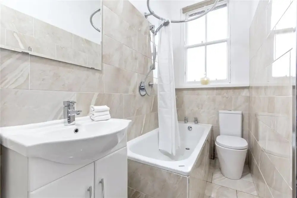 5 Bedroom Flat With Great Views In Bruntsfield