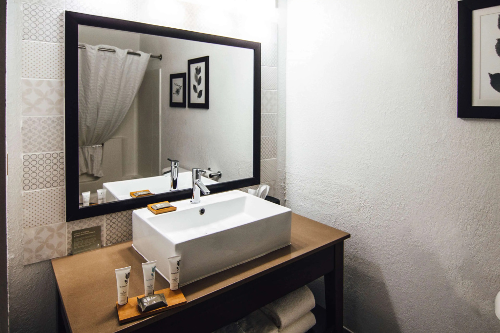 Country Inn & Suites by Radisson, Stockton, IL