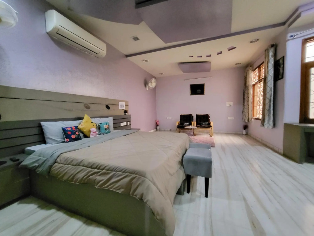 Rukiye Zara Jaipur