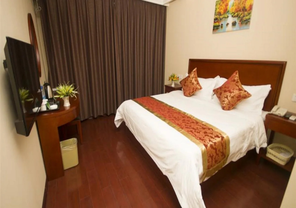 GreenTree Inn Yangzhou Jiangdu Development Zone Daqiao Town Express Hotel