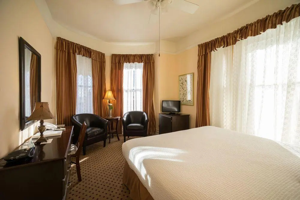 The Andrews Hotel