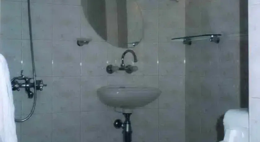 Hotel Pri Chakara