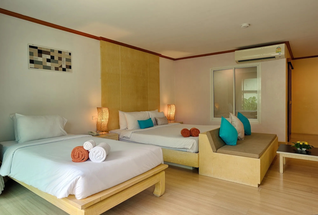 Phuket Island View Resort - SHA Extra Plus