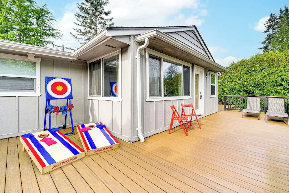 Deck + Game Room: Redmond Home ~ 17 Mi to Seattle