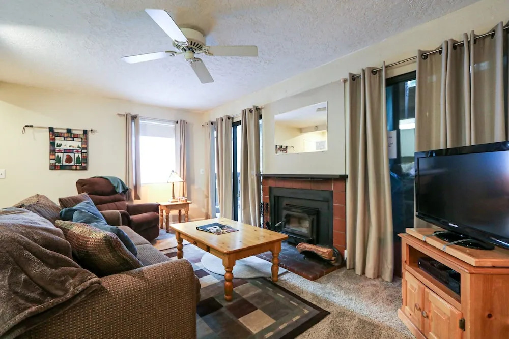 Hidden Valley #15 Condo