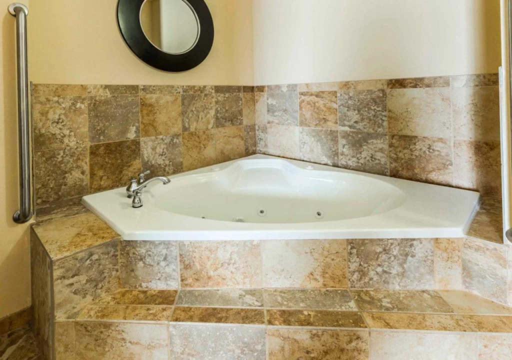 Comfort Suites Pell City near Logan Martin Lake