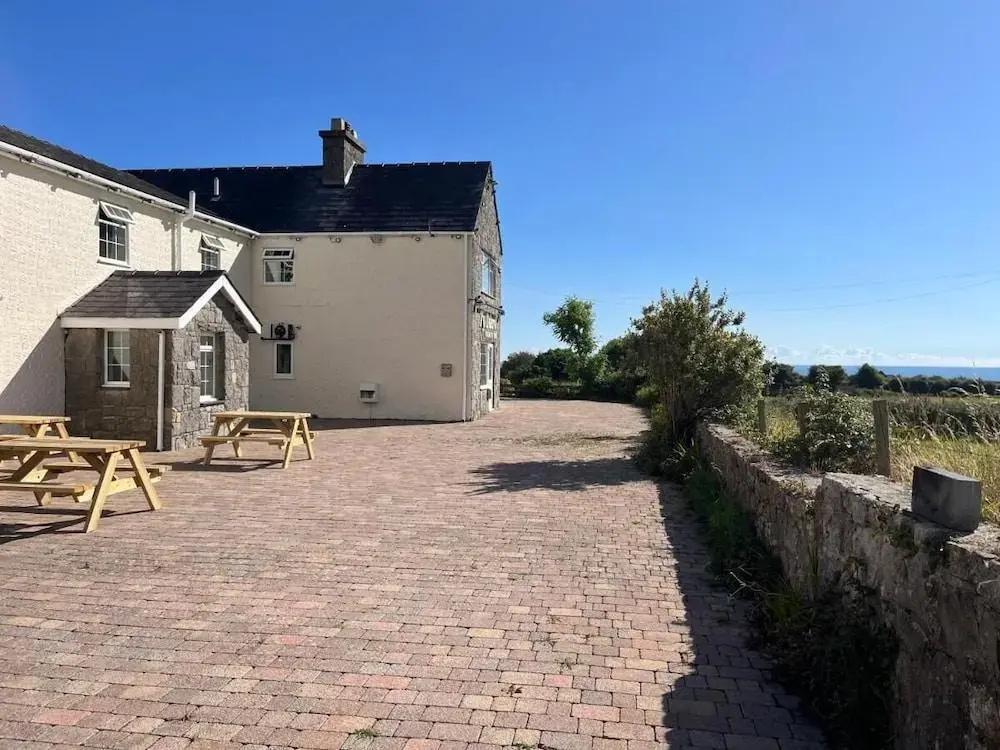 Ty Dderw Country Inn