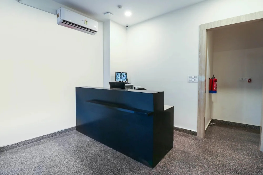 Capital O 67657 Schmear Suites