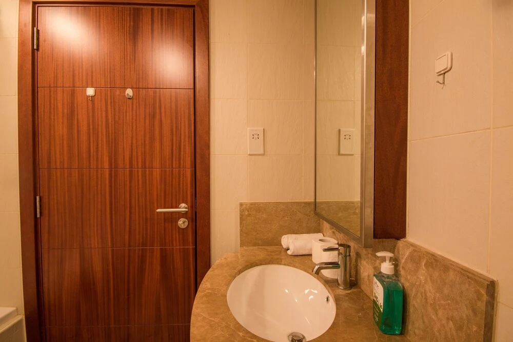 Luxury Apartment in Burj Vista with Burj Khalifa View
