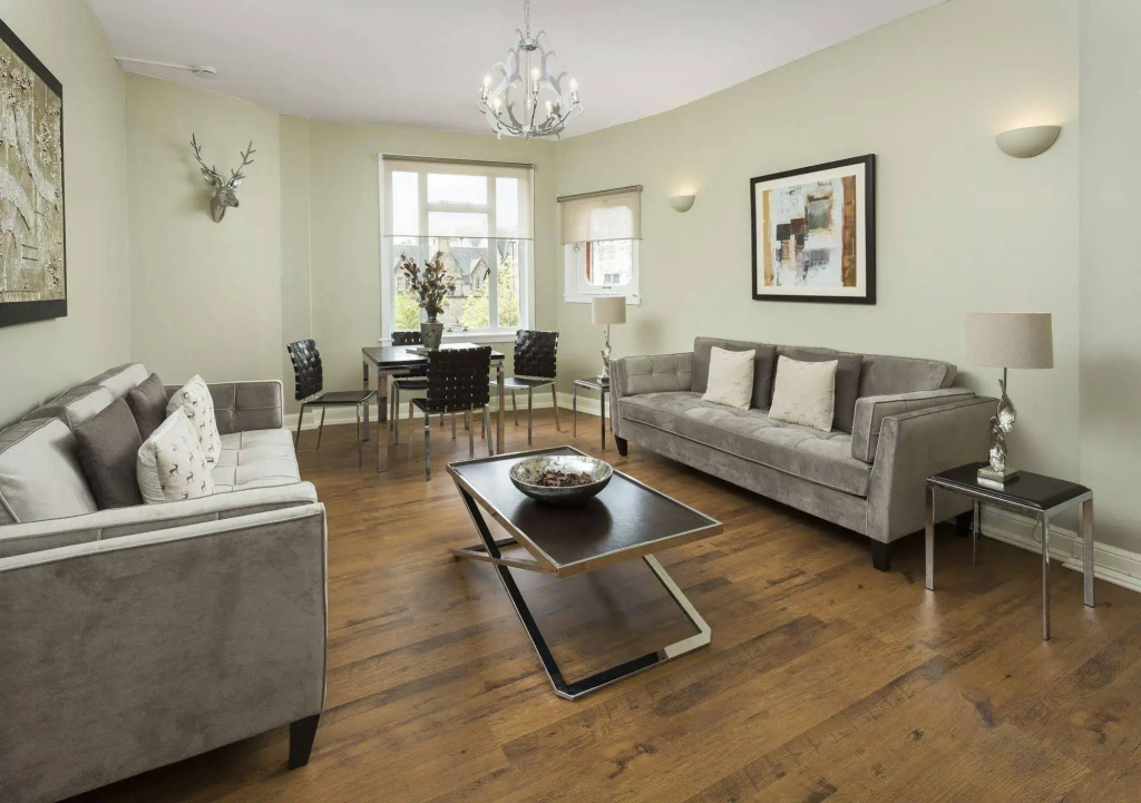 Royal Mile Apartments by Joivy