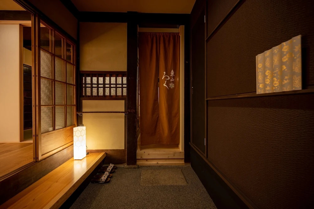 CAMPTON Higashiyama Roku