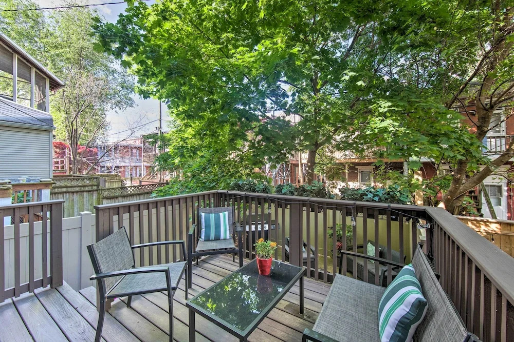 Harrisburg Retreat w/ Deck, Balcony & Grill