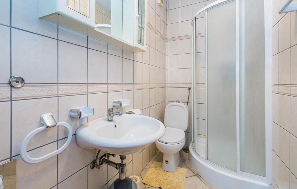Beautiful Home in Banjol With Wifi and 2 Bedrooms