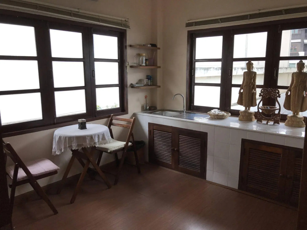 Baan Klang Vieng Hostel