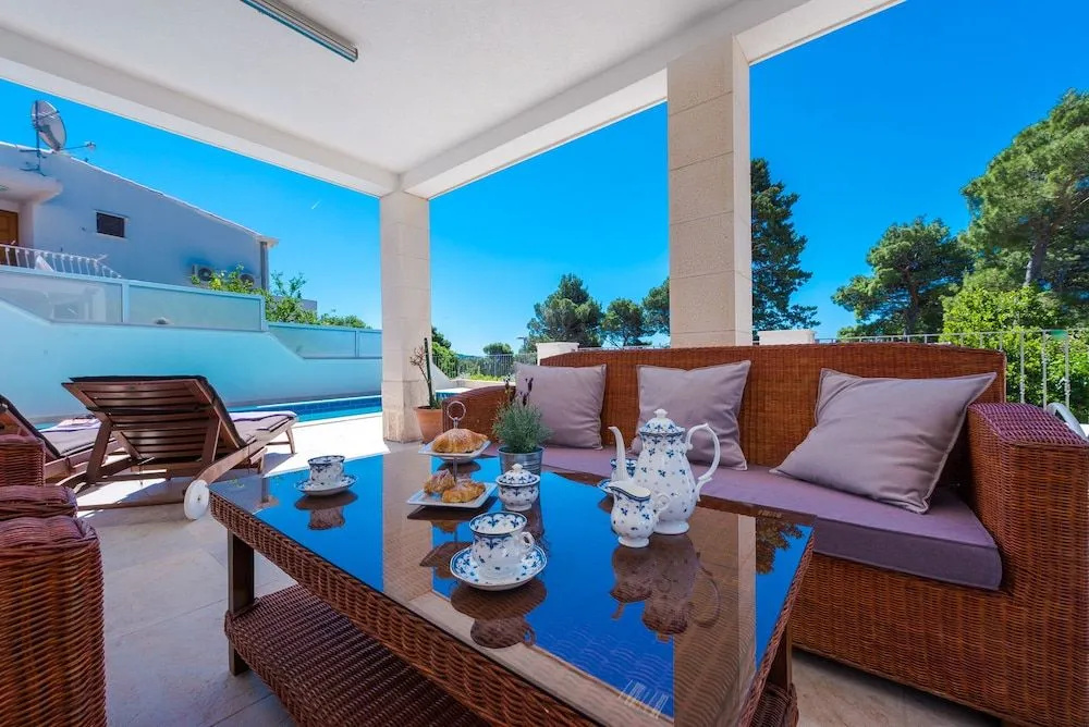 Villa Mlini