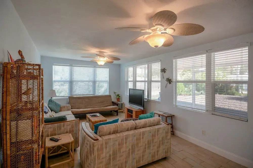 819 25th - Avenue Home by RedAwning