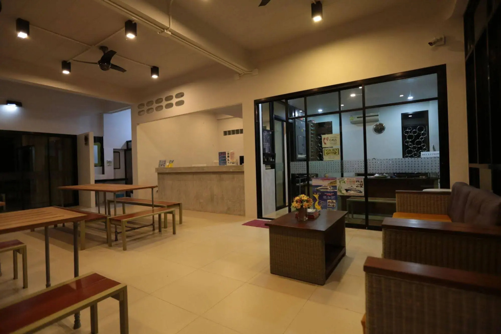 Good Dream Hotel (Khun Ying House)