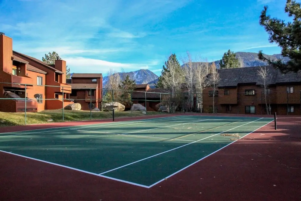 Snowflower 20 Pet-Friendly, Spacious Corner Unit With Great Complex Amenities by RedAwning