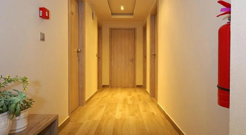 John & Eve Hotel