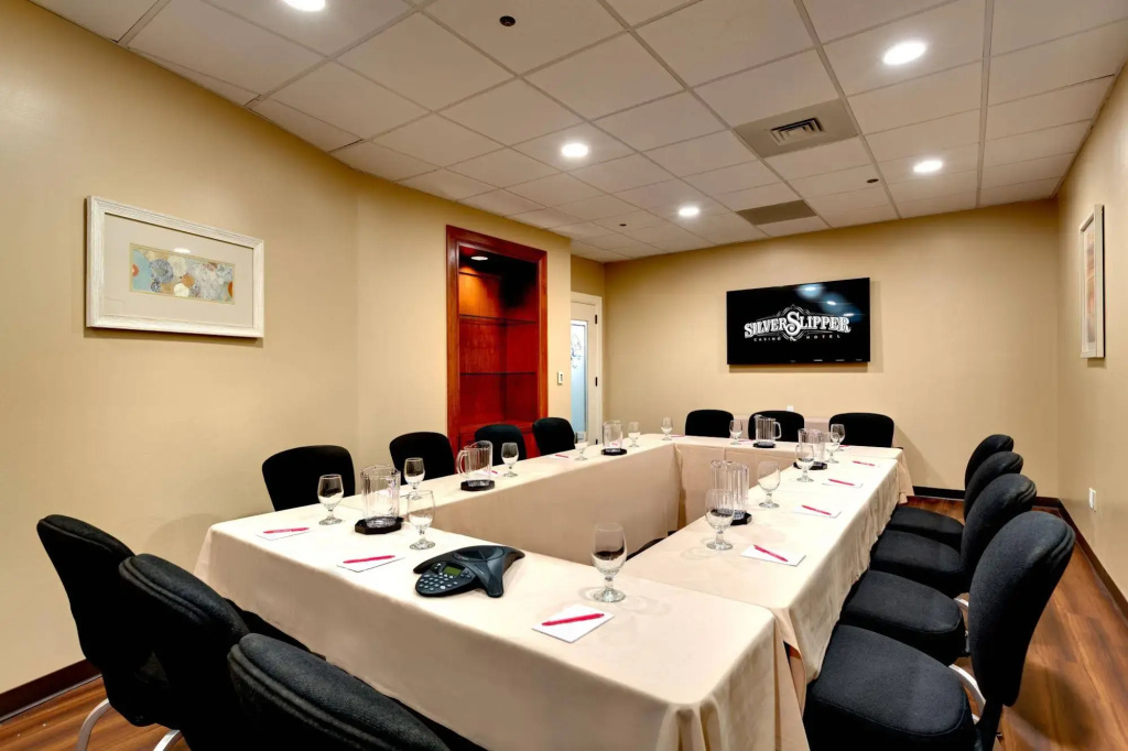 Silver Slipper Casino & Hotel - Adults Only
