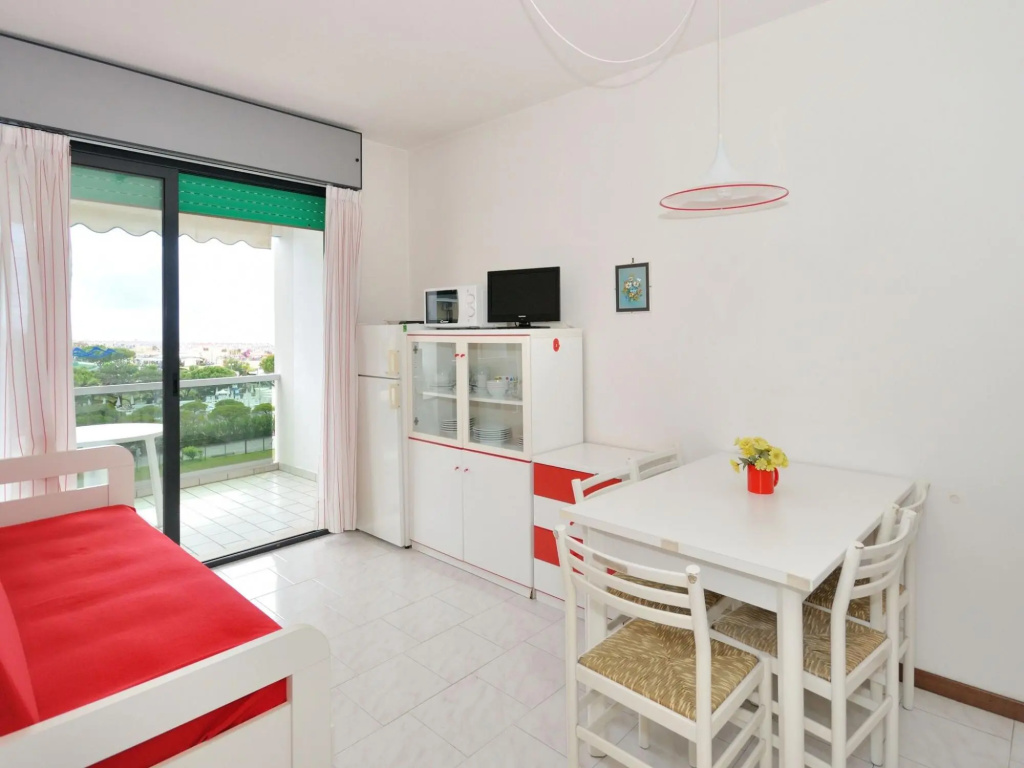 Apartment in Bibione Spiaggia with balcony
