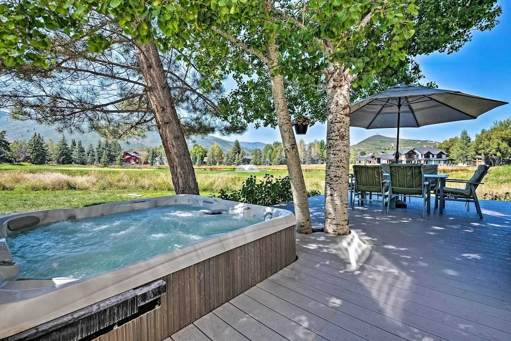 2 Mi to Slopes: Park City Ski Getaway w/ Hot Tub!