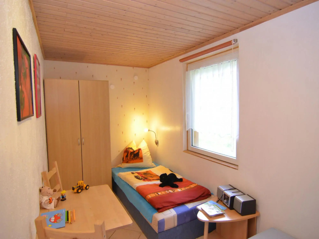 Cosy Apartment With Covered Porch