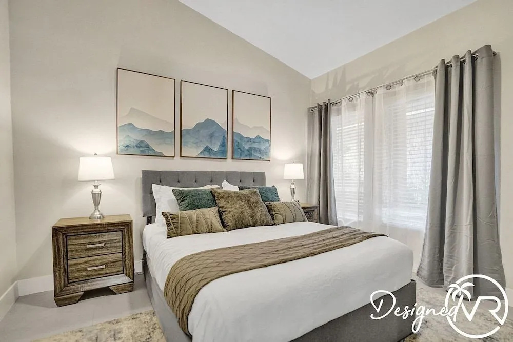Modern 7 Br With Private Heated Pool