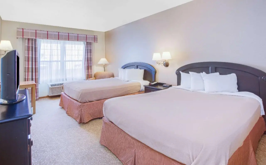 Country Inn & Suites By Carlson Waunakee