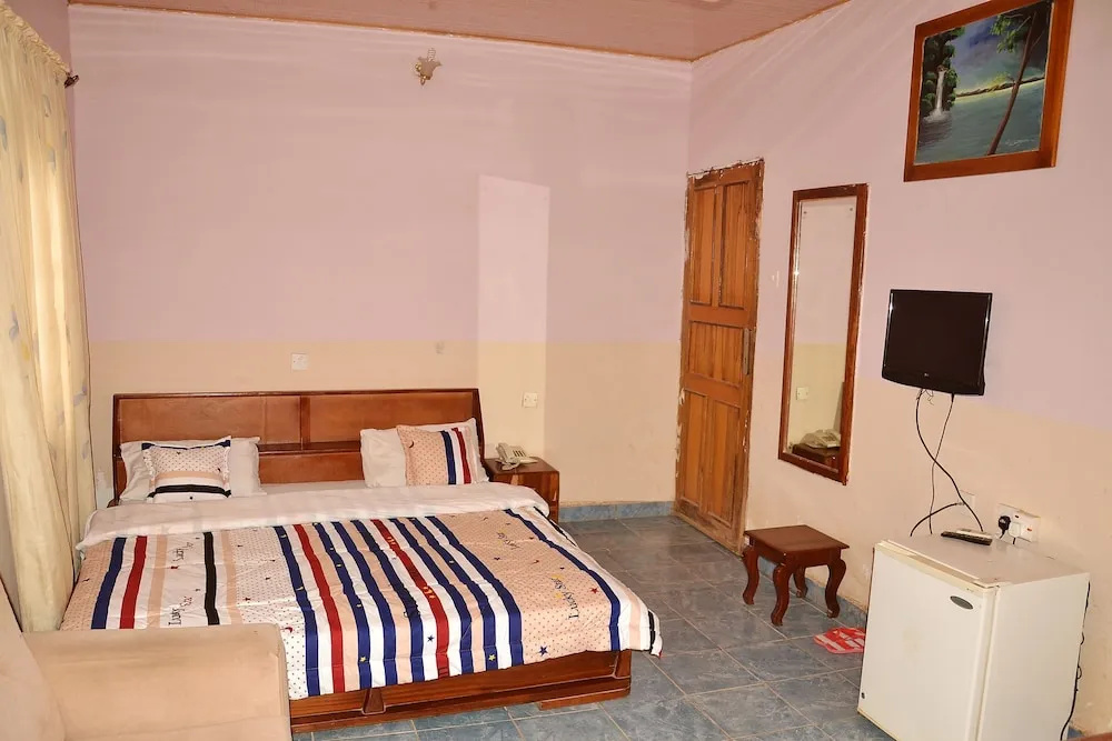 Jokems Airport View Hotel - Adults Only