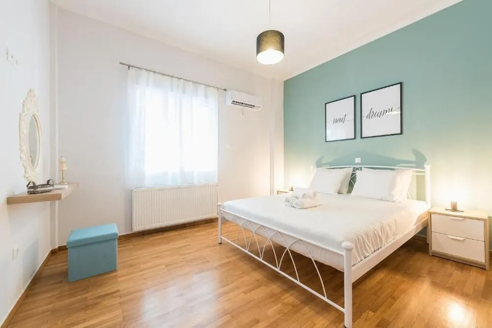 Athens Central Pangrati - Varnava Square Modern Apartment for 5