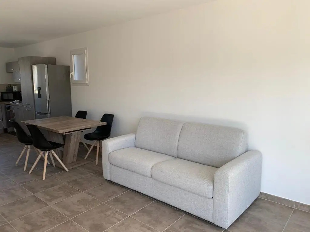 T2 neuf bord de plage - terrasse - CALVI