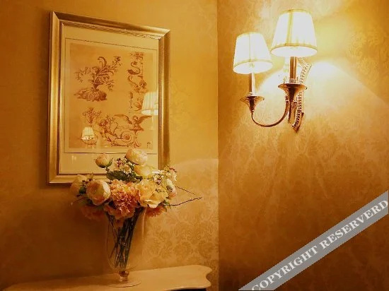Versailles Hotel