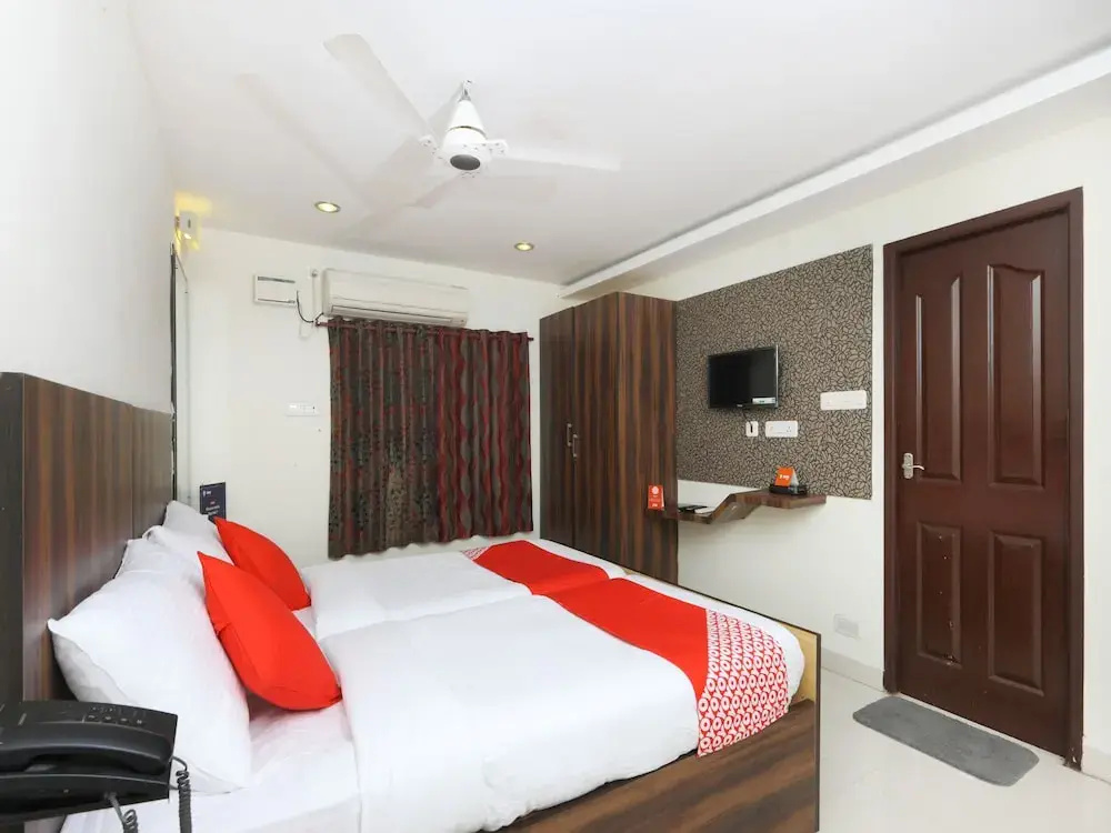OYO Flagship 559 Harshetha Residency