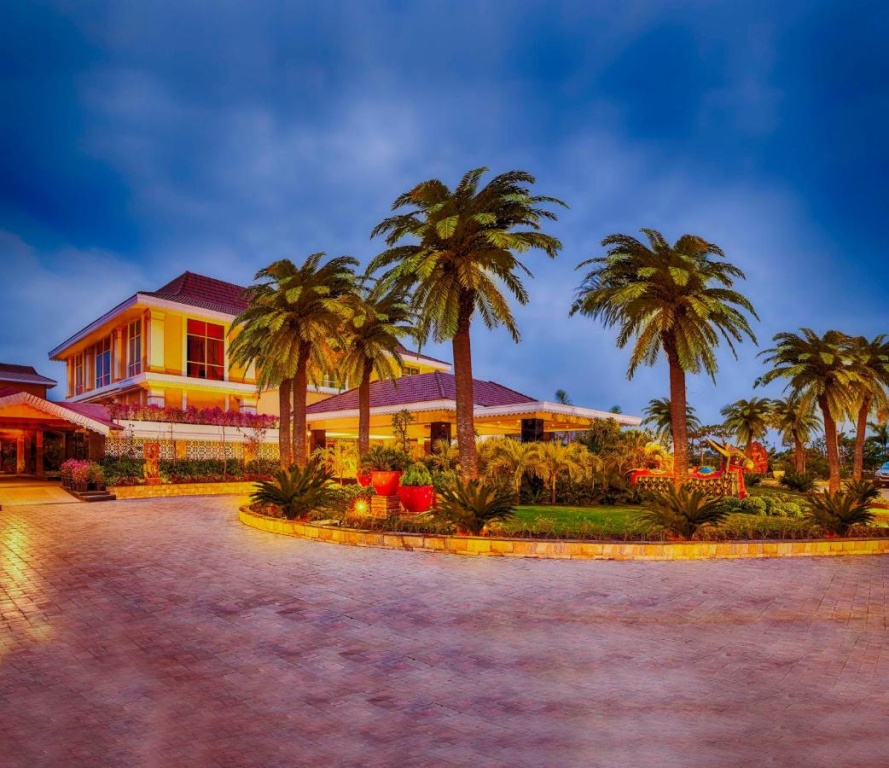 MAYFAIR Lake Resort