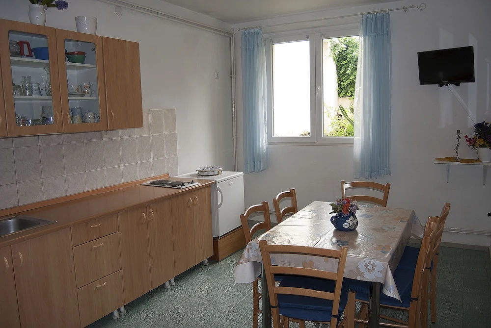 Apartments and Rooms Slavica