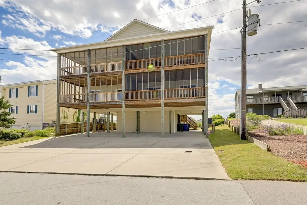 Inviting Atlantic Beach Townhome ~ 1/2 Mi to Ocean