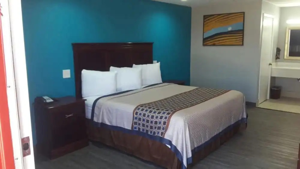 Paris Inn and Suites