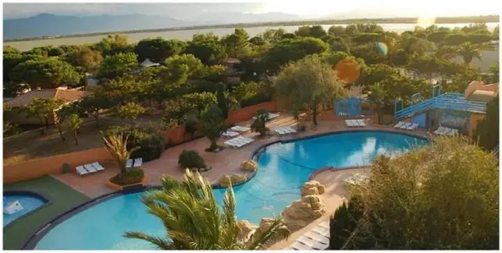 Mobil-home tout beau tout neuf, camping 4*, plage à pied !
