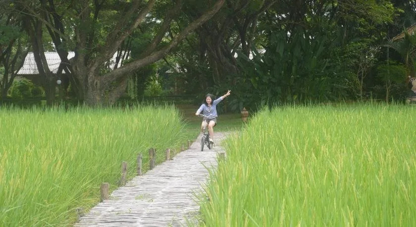 Baan Din Dee resort