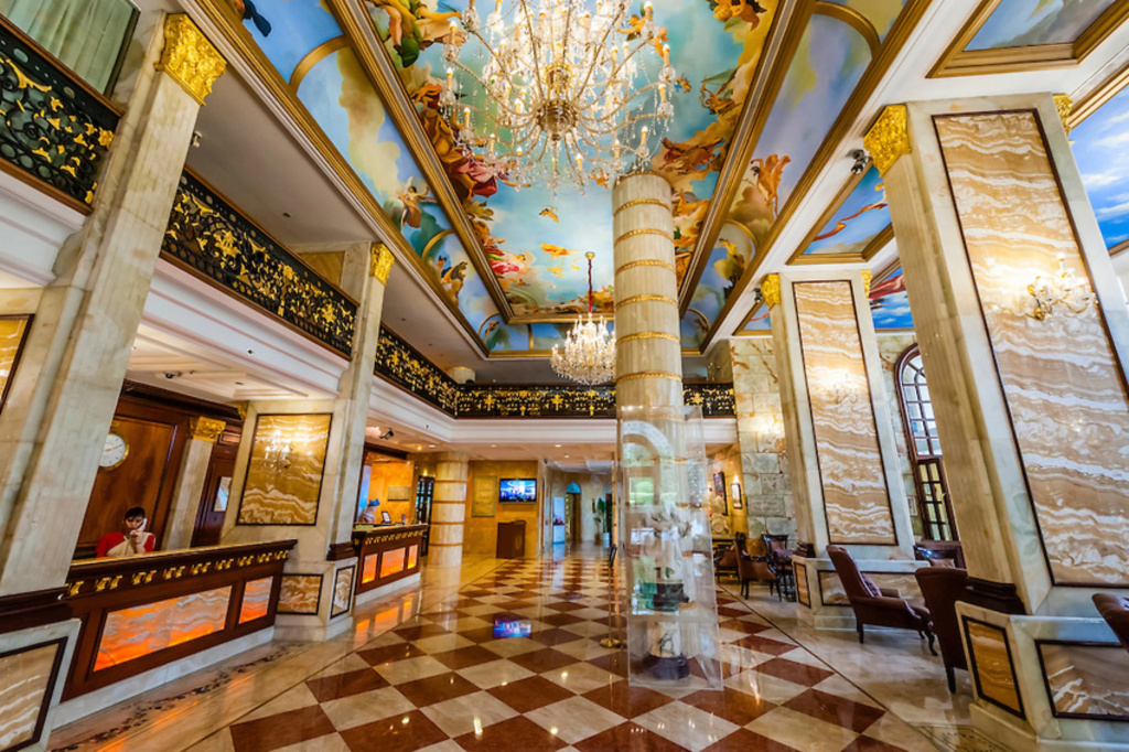 Hotel The Royal Plaza