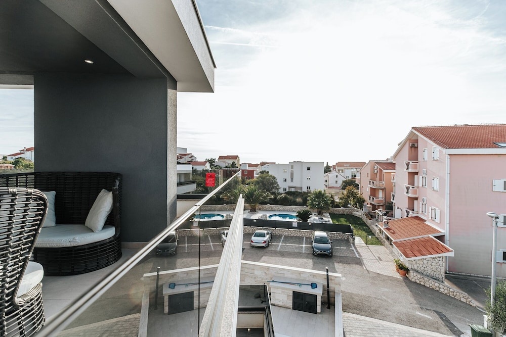 Sunshine Villa