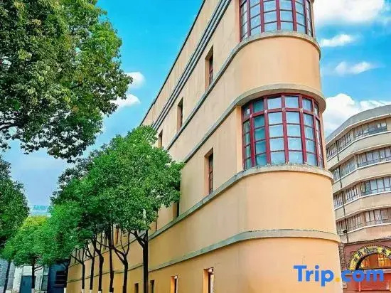 Xingye Aesthetic Smart Audio-visual Homestay (Kunming Nanping Pedestrian Street)