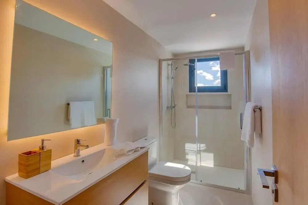 Luxury 2 bed Condo With Picuzzi in the Terrace Simply Amazing