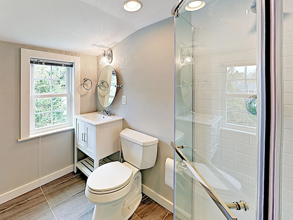Remodeled Beach Haven W/ New Chefs Kitchen 4 Bedroom Home